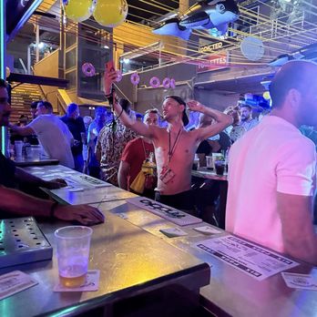 Adonis - Saturday night in the Six Pack Zone - Bars Near Me - San Bartolome de Tirajana, GC