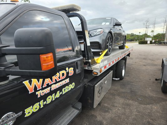 24 Hour Fast Towing - We specialize in light duty and medium duty towing. 24 Hour Fast Towing - We specialize in light duty and medium duty towing.