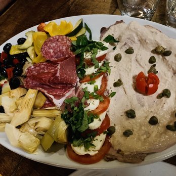 Das Leben ist schön - Antipasto - Italian Near Me - Frankfurt, HE