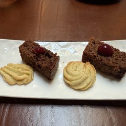Complimentary desserts - cookie and brownie cake Complimentary desserts - cookie and brownie cake
