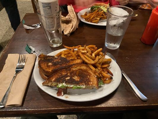 Green Truck Neighborhood Pub by null