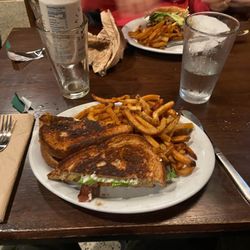 Green Truck Neighborhood Pub - California BLT