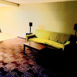 Holiday Inn Express & Suites Pittsburgh West - Green Tree