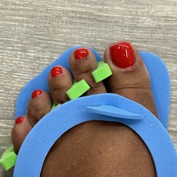Davi Nails - The bad pedicure and cut my toe!