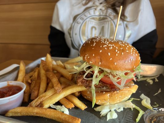 Chomp Kitchen and Drinks by null