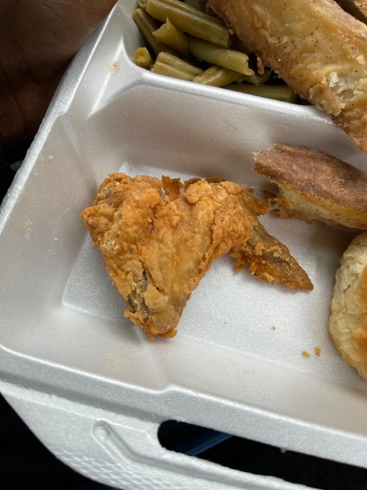 Lee's Famous Recipe Chicken Logo