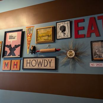 The Mud House - Fun decor - Coffee & Tea Near Me - Saint Louis, Missouri