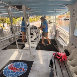 Sea Dwellers Dive Center - The crew getting us ready