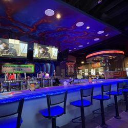 Mellow Mushroom - Bar area