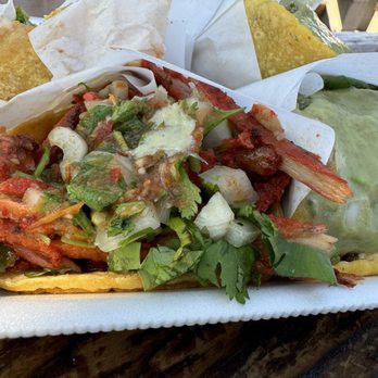 Tacos La Central - Adobada y asada cubierta en su salsita de aguacate - Mexican Near Me - Colton, California