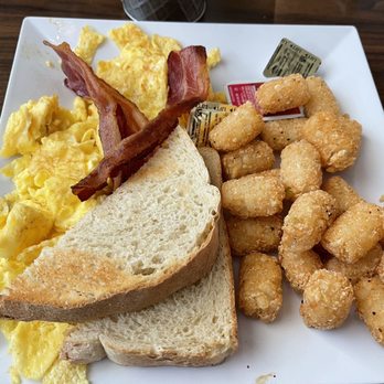 Hop & Cask - All-American breakfast. - New American Near Me - Hebron, Kentucky Hop & Cask - All-American breakfast. - New American Near Me - Hebron, Kentucky