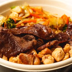 Chicken & Beef Hibachi
Broccoli, Cabbage, Carrots, Onions on a bed of White or Fried Rice with Teriyaki Sauce
