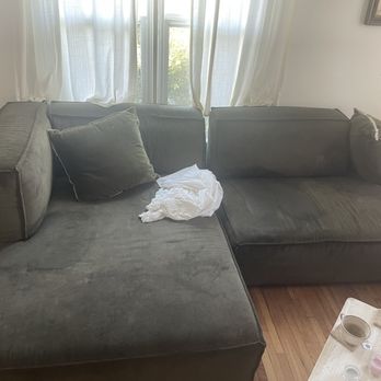 Spotly - Before cleaning - Carpet Cleaning Near Me - Glendale, California
