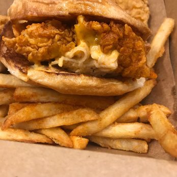 Holdaak Fried Chicken - Spicy chicken sandwich ($9) - Chicken Shop Near Me - Orange, California