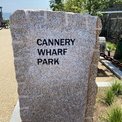 Cannery Wharf Park - Entrance