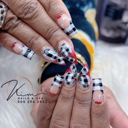 Kim Nails And Spa - Noel nails art by Neo 2023