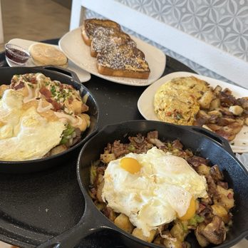 Syrup - Aurora - Skillets - Breakfast & Brunch Near Me - Aurora, Illinois