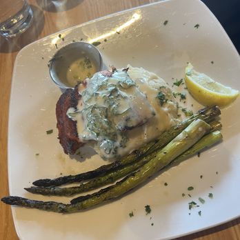 Sedona Taphouse - Salmon Asparagus - New American Near Me - Colonial Heights, Virginia