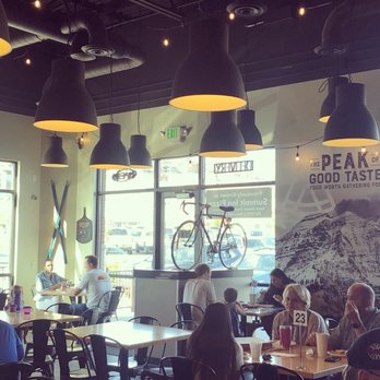 Summit Pizza - Seating area - Pizza Near Me - Lehi, Utah