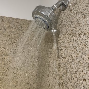 Comfort Inn & Suites - Hope you don't need a good shower, head just spins and terrible drippage down the wall out of the tub - Hotels Near Me - Cedar City, Utah Comfort Inn & Suites - Hope you don't need a good shower, head just spins and terrible drippage down the wall out of the tub - Hotels Near Me - Cedar City, Utah