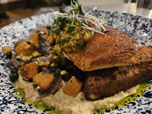 Salt and Iron by null