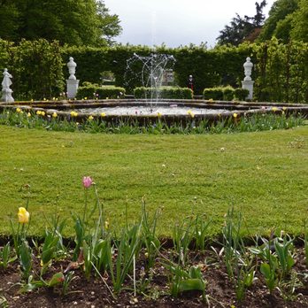 Kurfürstliches Palais - Fountain - Landmarks & Historical Buildings Near Me - Trier, RP