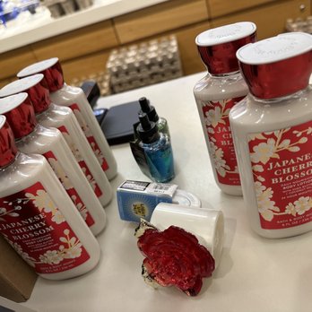 BATH & BODY WORKS - Updated January 2026 - 419 Chestnut Ridge Rd