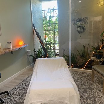 Stone Wellness - One of our beautiful and relaxing treatment rooms. - Acupuncture Near Me - Bradenton, Florida Stone Wellness - One of our beautiful and relaxing treatment rooms. - Acupuncture Near Me - Bradenton, Florida