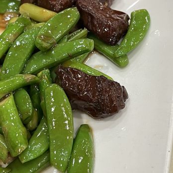 Golden Wonton King - Sautéed sweet & snow peas with sirloin steak cubes. - Cantonese Near Me - Flushing, New York