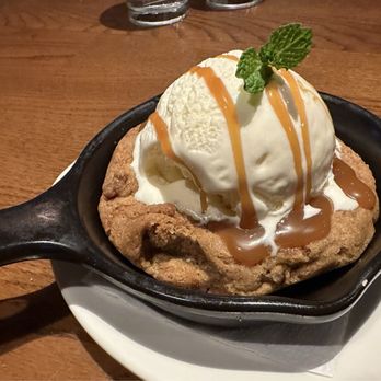Outback Steakhouse - Salted Caramel Cookie Skillet - Steakhouses Near Me - Edgewater, New Jersey Outback Steakhouse - Salted Caramel Cookie Skillet - Steakhouses Near Me - Edgewater, New Jersey