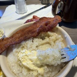 Eggs Bacon & Grits