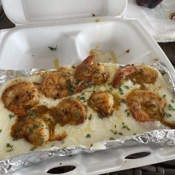 Trederick’s Seafood & Grill - Shrimp & Grits - Seafood Near Me - Atlanta, Georgia