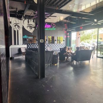 Broken Promises - Lounge - Cocktail Bars Near Me - Charlotte, North Carolina