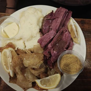 Kitty Mulligan's Irish Pub - Corned beef and cabbage - American Near Me - Bay Shore, New York