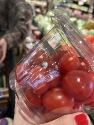 Nino Salvaggio International Marketplace by null