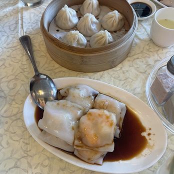HK Lounge Bistro - Xiao long bao (soup dumpling) shrimp in rice rolls - Dim Sum Near Me - San Francisco, California HK Lounge Bistro - Xiao long bao (soup dumpling) shrimp in rice rolls - Dim Sum Near Me - San Francisco, California