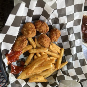 Fisher's Cafe & Pub - Kids nuggets - Pubs Near Me - Peninsula, Ohio Fisher's Cafe & Pub - Kids nuggets - Pubs Near Me - Peninsula, Ohio