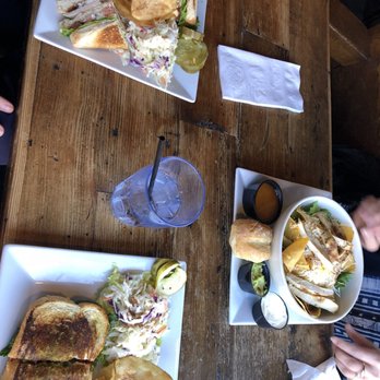 Mr. Henry's - Gourmet grilled cheese is so good! - American Near Me - Washington, DC, District of Columbia