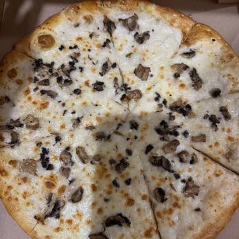 Cicis Pizza - Alfredo sauce and mushroom - Pizza Near Me - HIALEAH, Florida Cicis Pizza - Alfredo sauce and mushroom - Pizza Near Me - HIALEAH, Florida