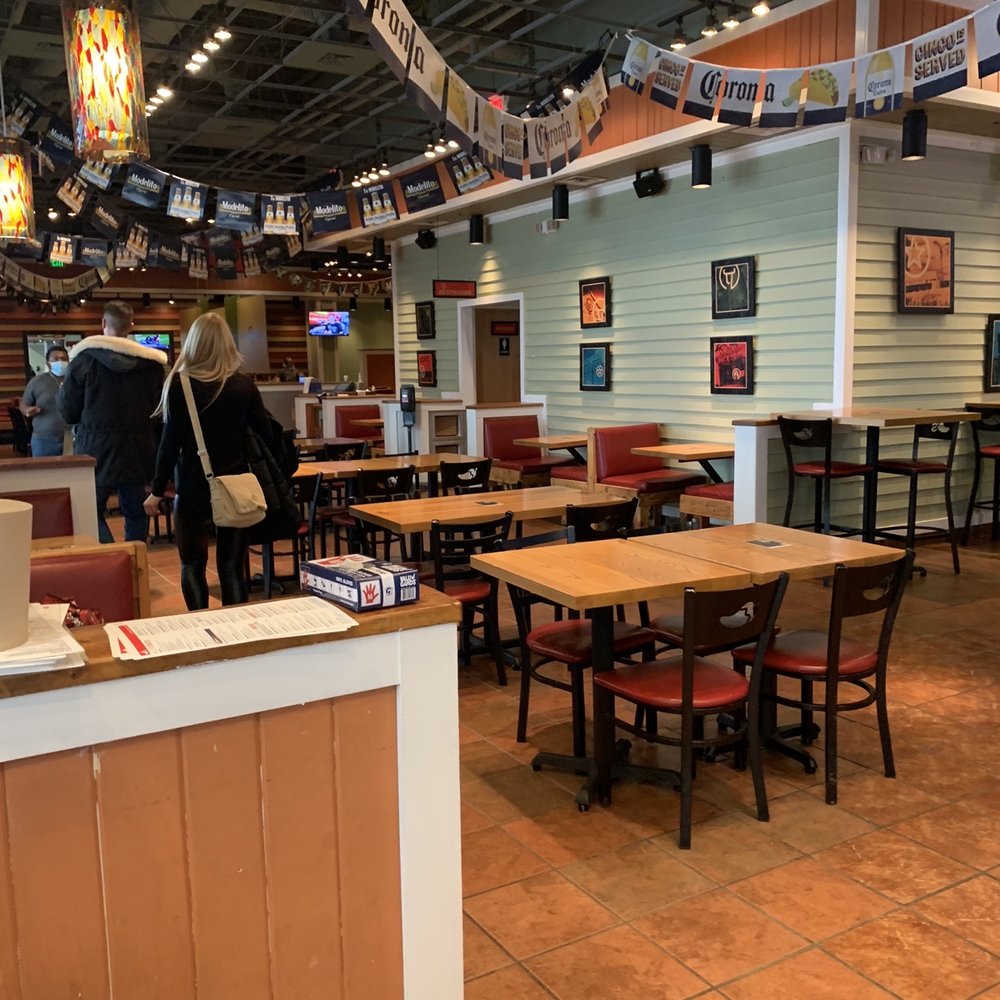 Chili's - Inside - Bars Near Me - Elizabeth, New Jersey Chili's - Inside - Bars Near Me - Elizabeth, New Jersey