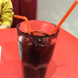 Ed's Easy Diner - They have bottomless coke, we shamelessly shared one !