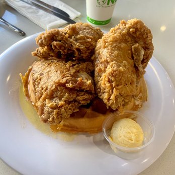 Pancakes & Waffles - Chicken & Waffle - Breakfast & Brunch Near Me - Honolulu, Hawaii