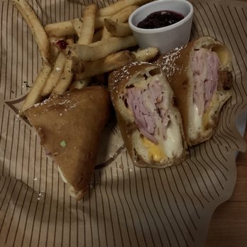 Cheddar's Scratch Kitchen - Monte Cristo - Comfort Food Near Me - Fredericksburg, Virginia Cheddar's Scratch Kitchen - Monte Cristo - Comfort Food Near Me - Fredericksburg, Virginia