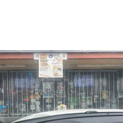 Tobacco Revolution - Waiting at 9:15. Shop still closed