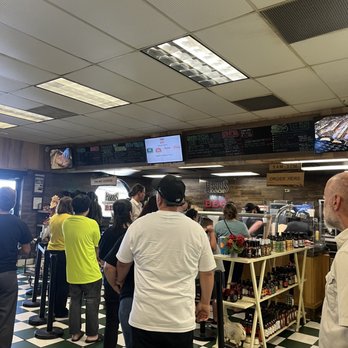 Harris BBQ - The lines - Barbeque Near Me - Coalinga, California Harris BBQ - The lines - Barbeque Near Me - Coalinga, California
