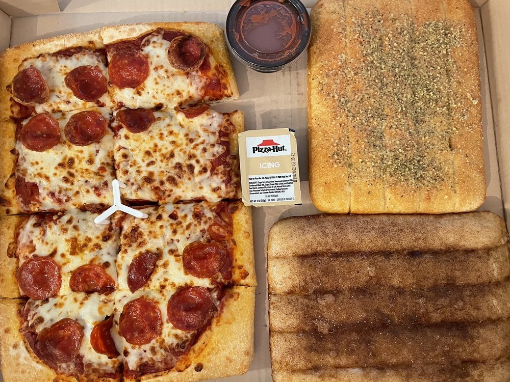 PIZZA HUT Updated September 2024 2417 N Memorial Pkwy, Huntsville