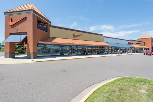 Albertville Premium Outlets by null