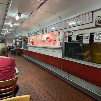 Carneys - Dining Car - Burgers Near Me - Studio City, California