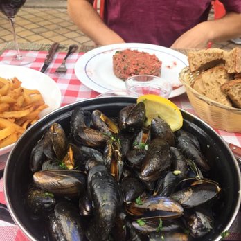 Chez Bruno - mussels and beef tartare! - Bistros Near Me - Amboise, 37