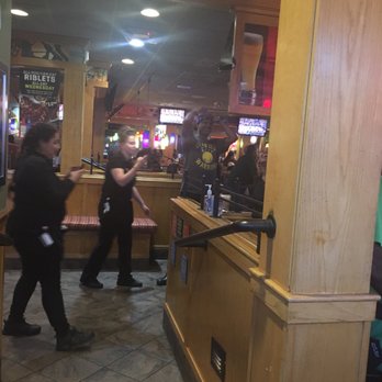 Applebee's Grill + Bar - Servers at Applebee's playing on their phones while we wait for our meals to get messed up. - American Near Me - Vallejo, California Applebee's Grill + Bar - Servers at Applebee's playing on their phones while we wait for our meals to get messed up. - American Near Me - Vallejo, California